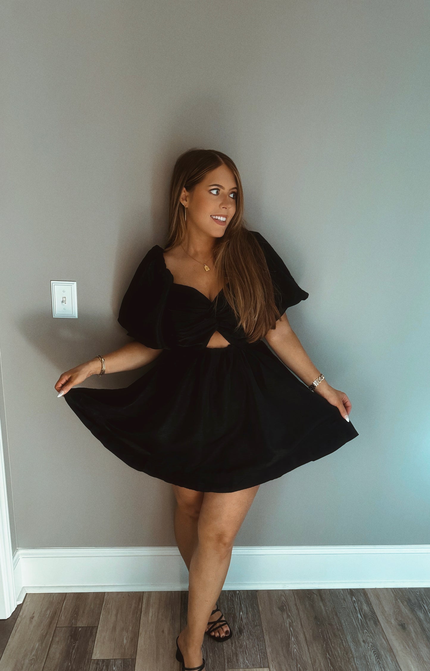 Chic Balloon Sleeve Dress