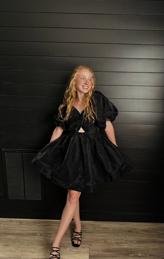 Chic Balloon Sleeve Dress